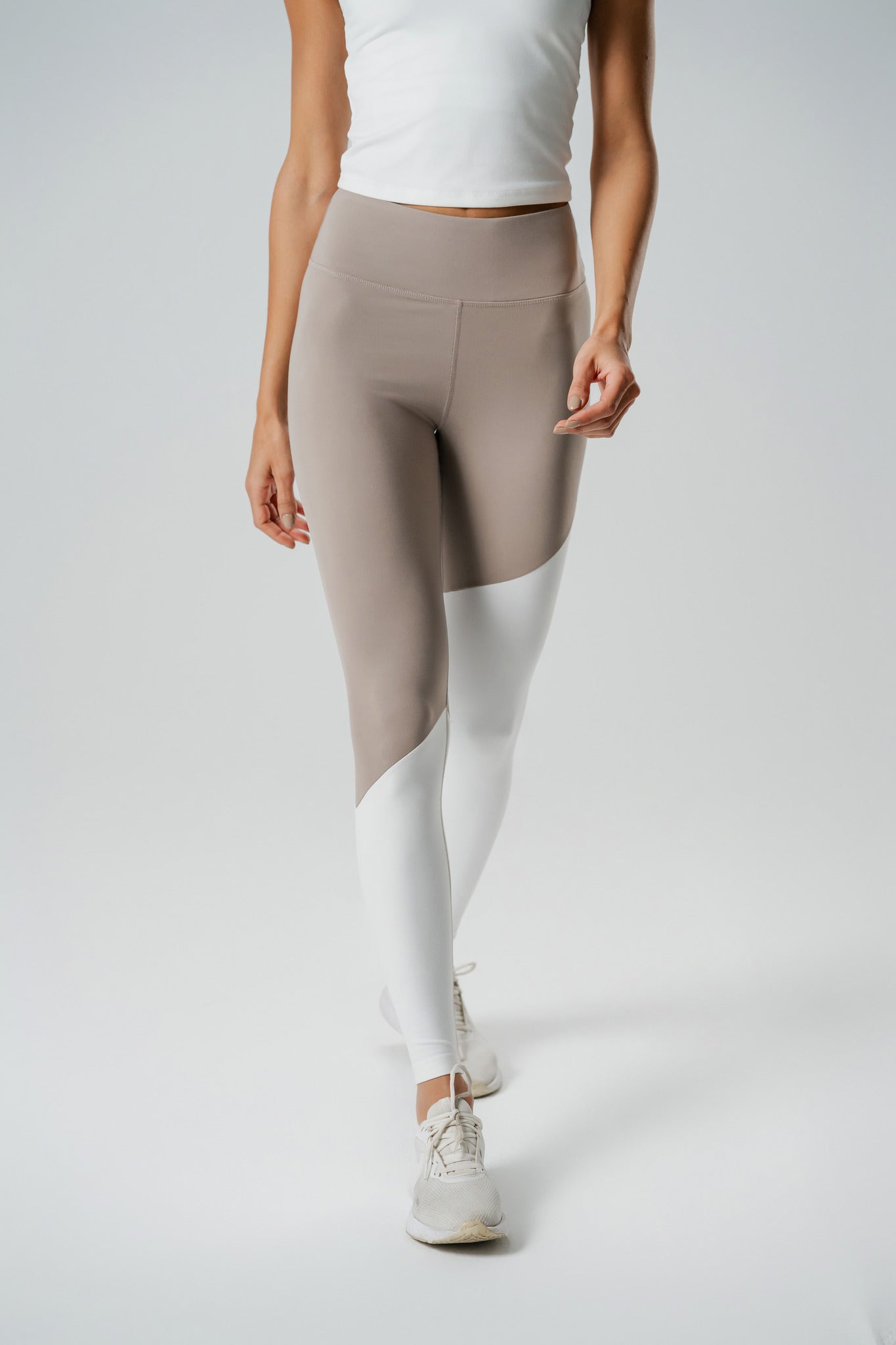 Beige & White Color Block Leggings